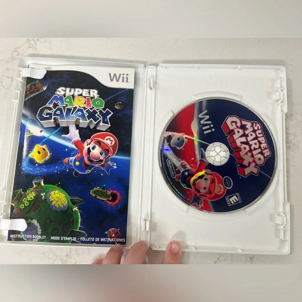 Wii Super Mario Galaxy Video Game Manual Included